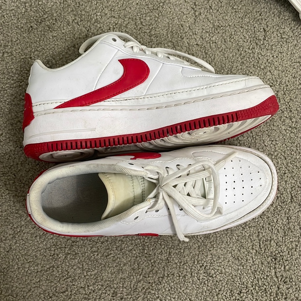 NIKE AIR FORCE 1
